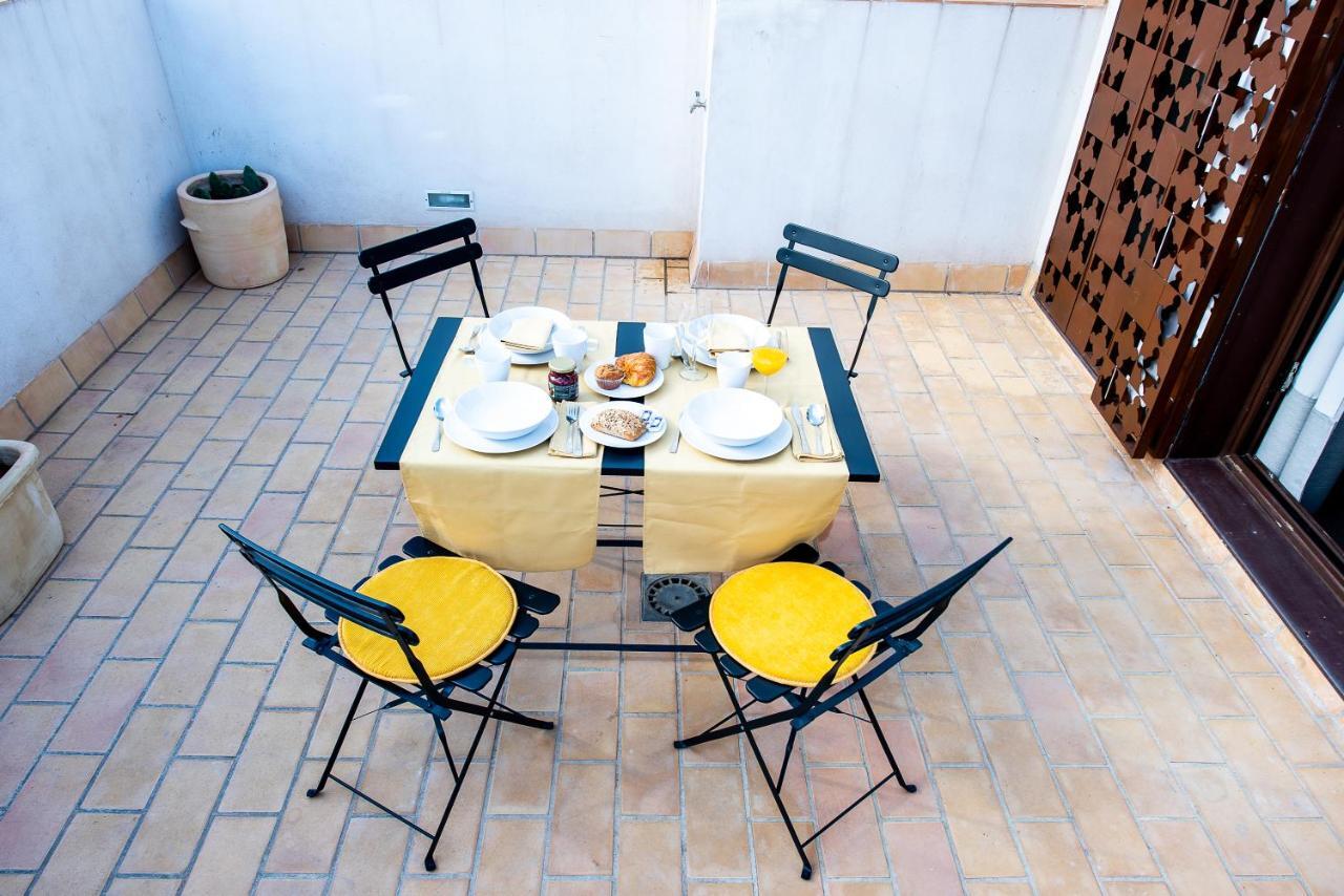 Apartamento con terraza en San Luis. Parking&Netflix Appartement Sevilla Buitenkant foto