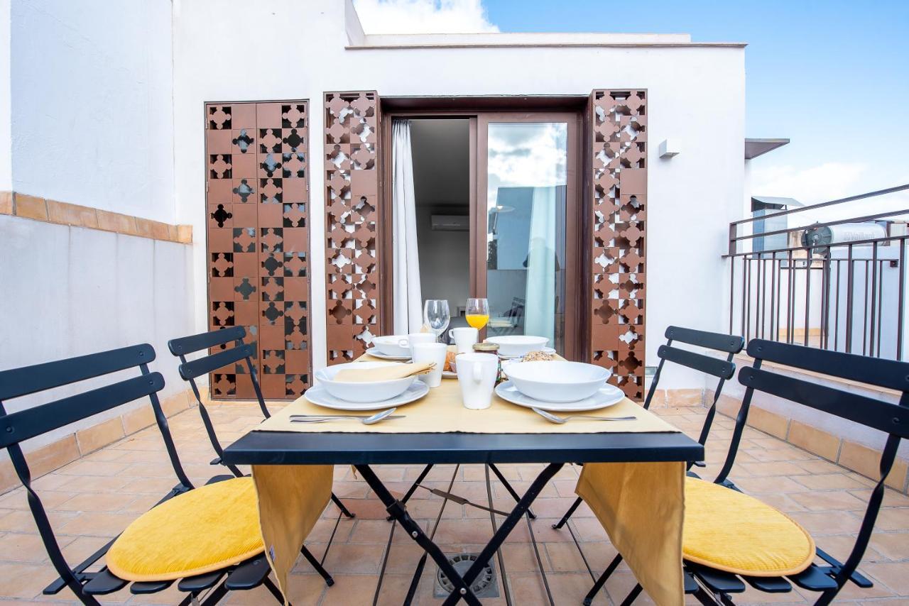 Apartamento con terraza en San Luis. Parking&Netflix Appartement Sevilla Buitenkant foto